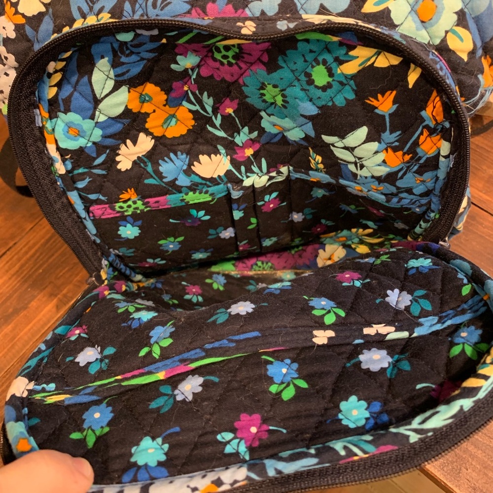 Vera Bradley back pack - Picture 4 of 8